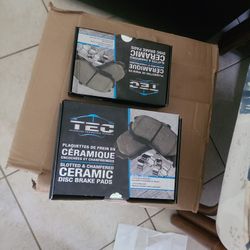 Full Set Of Rotors Disc  And Brake Pads  For Audi 