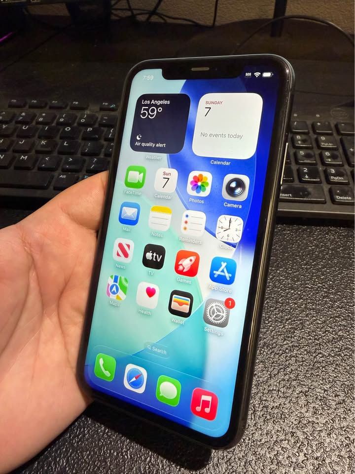 Apple iPhone 11 64GB Unlocked (Black)