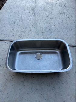 Amerisink Deluxe AS1129 Undermount Stainless Steel Sink - 31" x 18" x 9" - like new