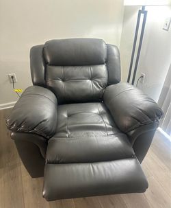 Gray Leather Recliner Couch – Clean & Like New – Pickup Manassas