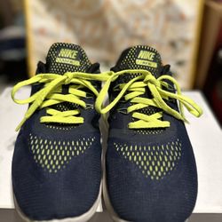 Boys  Shoes Size 6