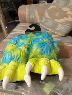 NEW Fuzzy Monster Claw Slippers