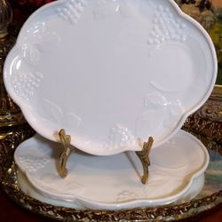 Vintage Milk Glass Plates 