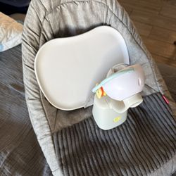 Skip Hop Ergonomic Seat With Table Attachment 