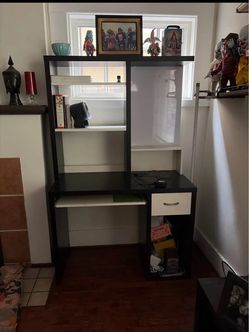 Upright desk