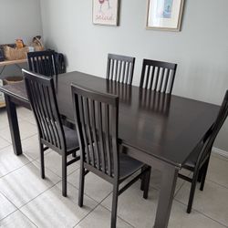 Extendable Dining Table & Chairs 
