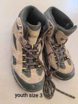 Boys Denali lace-up Leather Hiker Boots (youth size 3)
