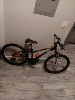 24" HARO FLIGHTLINE MOUNTAIN BIKE