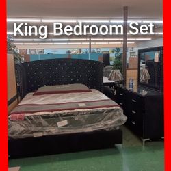 🤩 King Bedroom Set