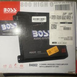 Boss 800 Watt Amplifier 