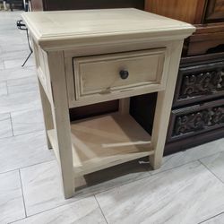 Night Stand ,End Table 28Hx22Wx19D