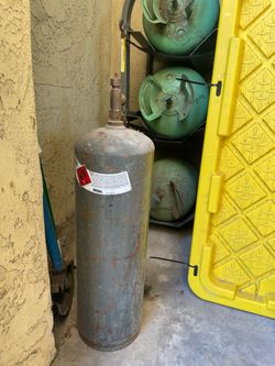 Acetylene tank