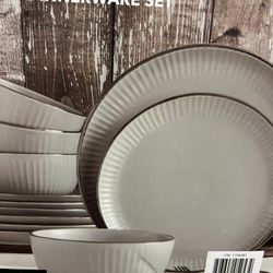 Safdie. STONEWARE DINNERWARE SET