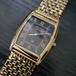 Mint•,•            Quartz•,•                  Watch},•••,••