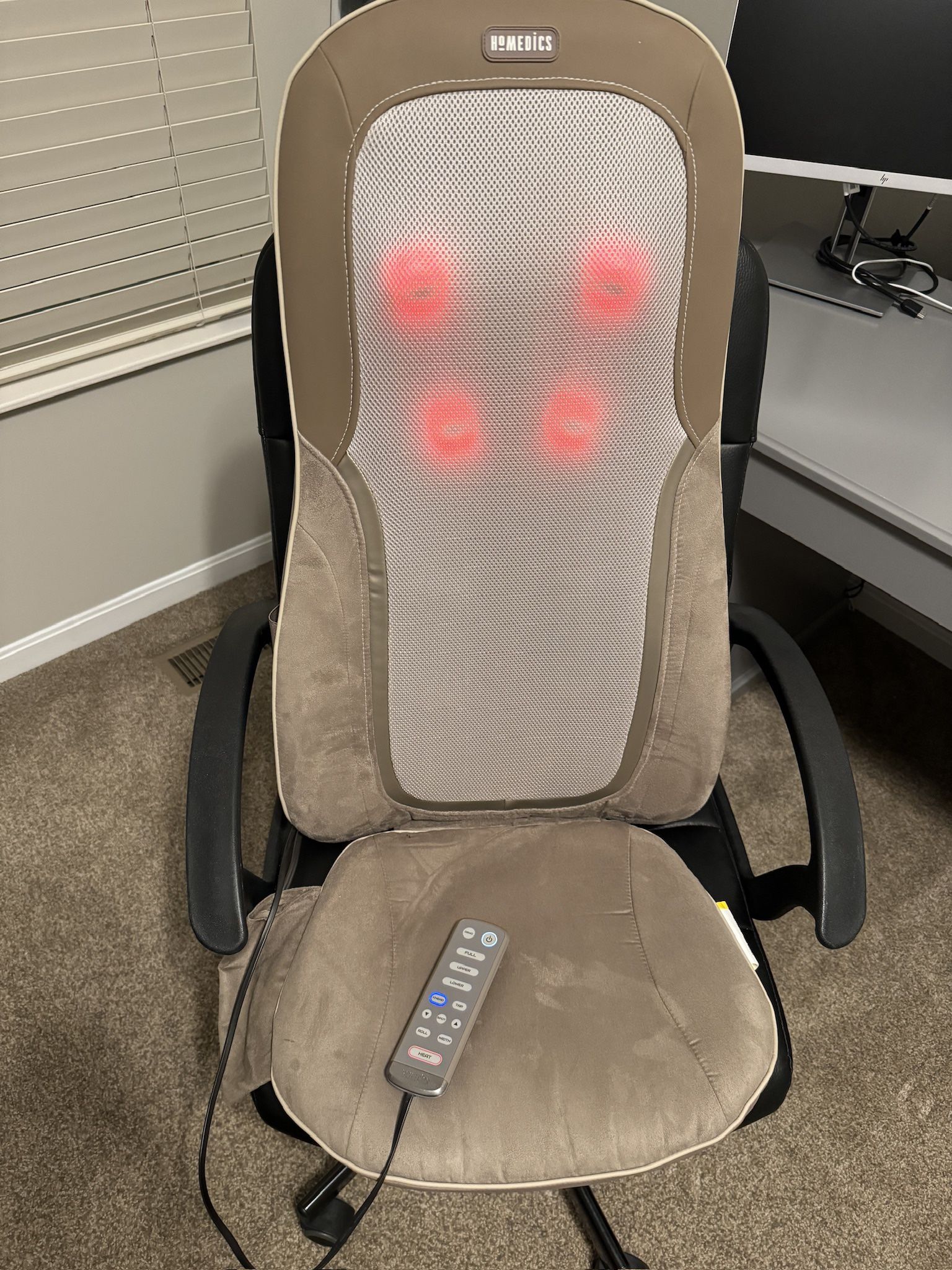 HoMedics Quad Shiatsu Massage Cushion with Heat! Numerous settings as seen on remote.