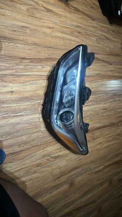 2017/2018/2019 Hyundai Genesis G90 Left Headlight