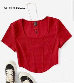 SHEIN EZwear Square Neck Seam Front Curved Hem Crop Tee