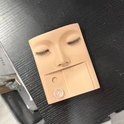 Lash Mannequin  
