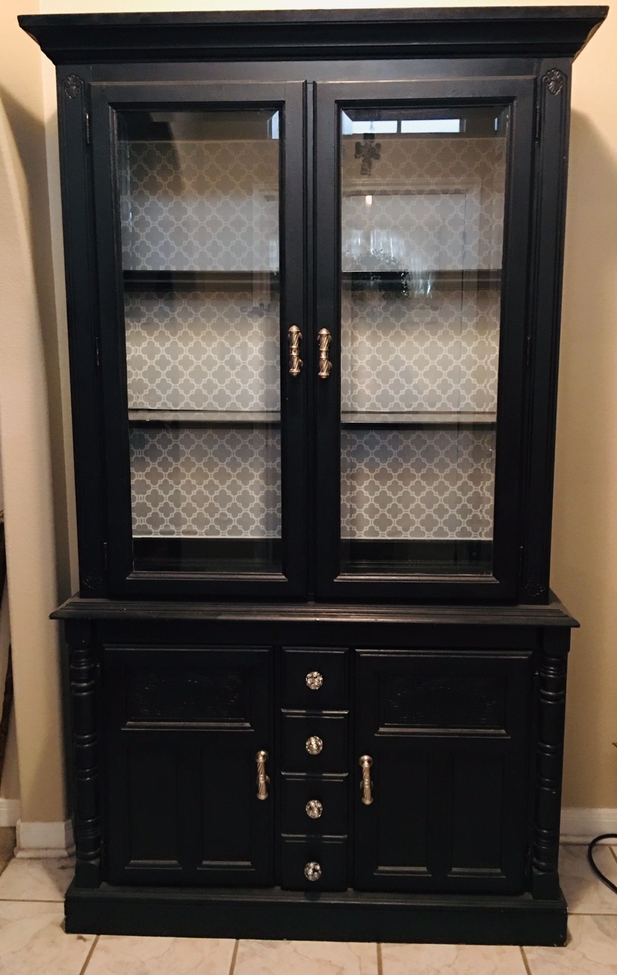 Broyhill Black China Curio Cabinet - Pending Pick Up