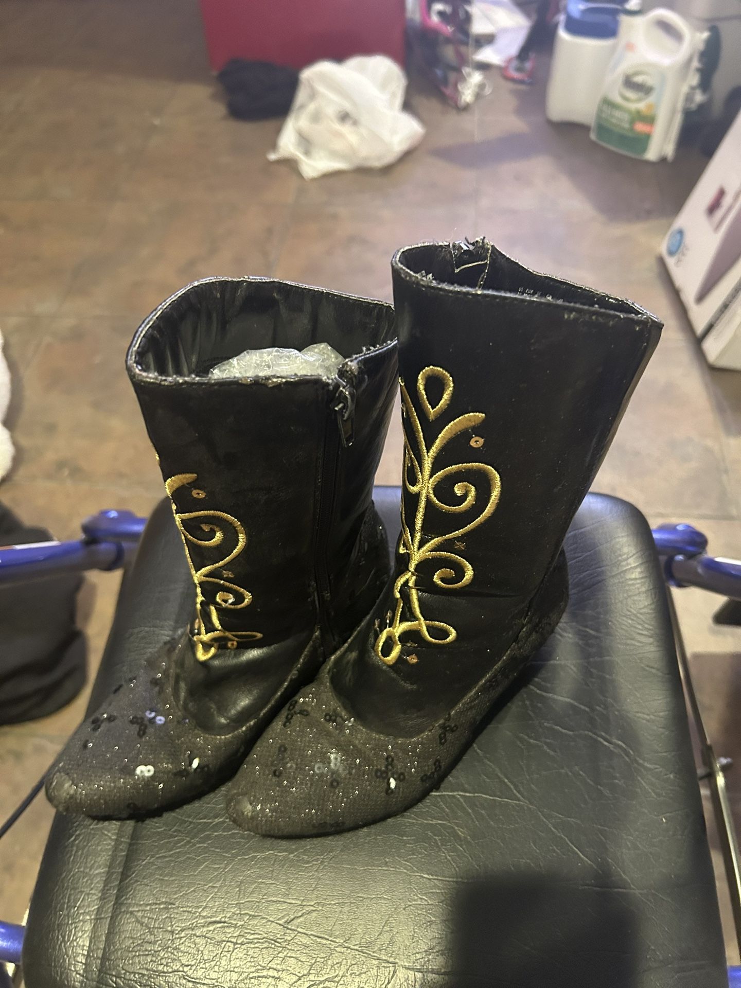 Size 2/3 Kids Selling Anna From frozen Shoes