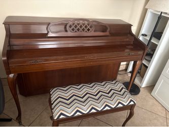 Kimball Artist Spinet Piano