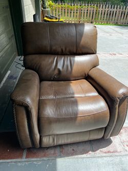 Recliner chair