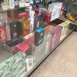 Perfumes & Colognes 
