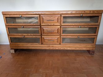 Dresser