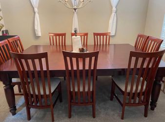 buffet Mahogany table and matching buffet