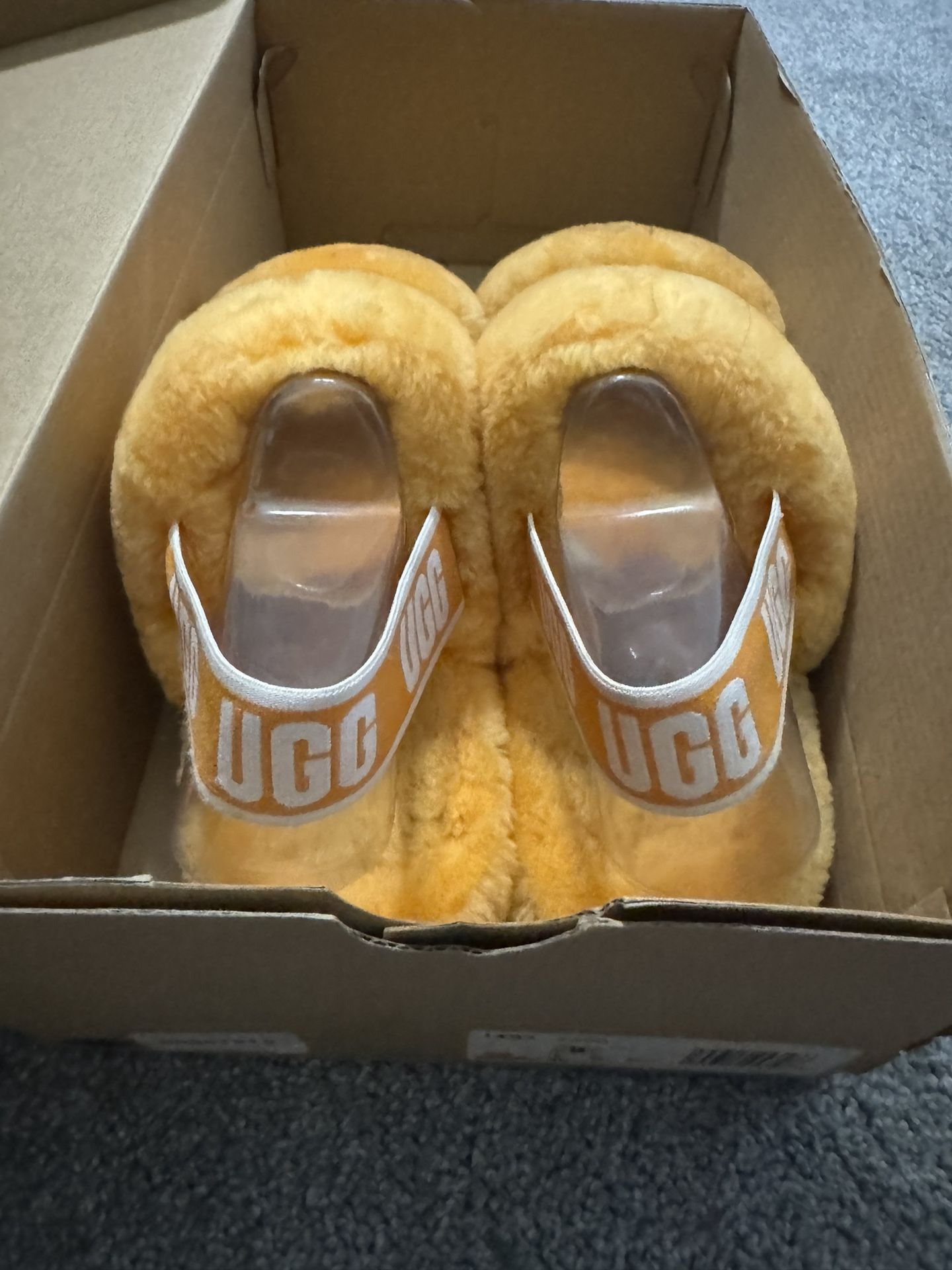 UGG