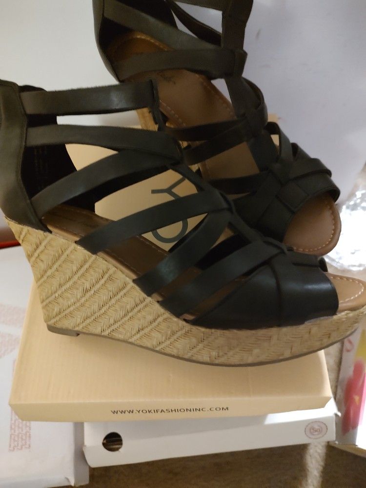 American Eagle Wedges