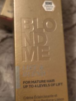 Schwarzkopf professional BLONDME Hair Color