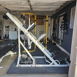 Leg Press/ Hack Squat Machine
