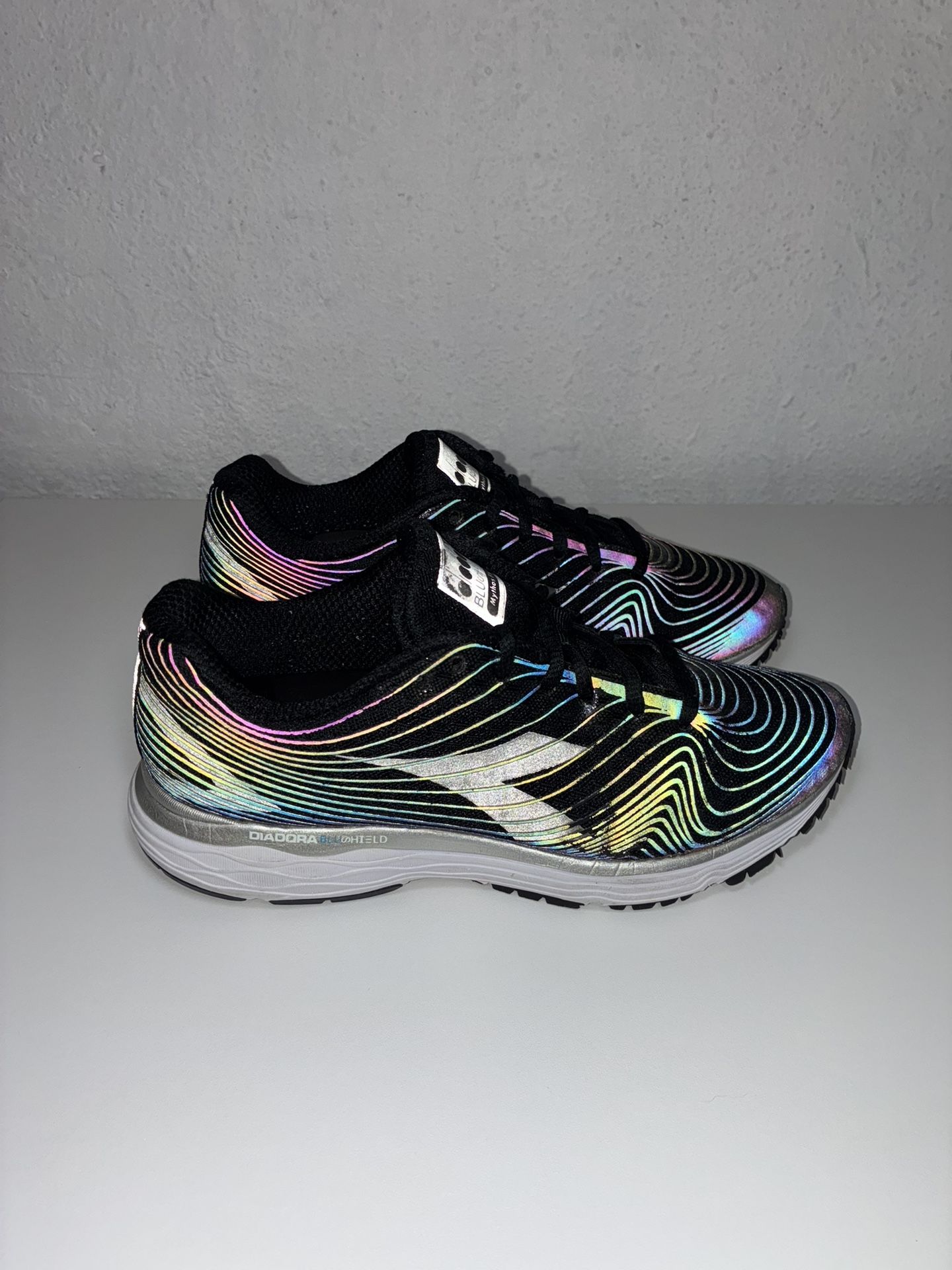 Diadora Mythos Blushield Hip Women Size 7 Black/White 3M Reflective Running Shoe