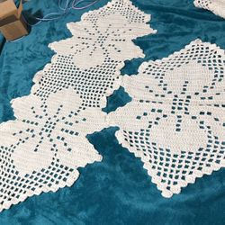 CROCHET  TABLE