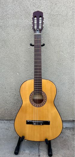 Franciscan C-108 Classical Acoustic Guitar Made in Korea