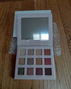 Arbonne, It's All in the Eyes Volume One 12 eyeshadow palettes new in box