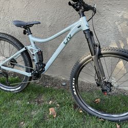 2022 Liv Mountain Bike ( Like New)