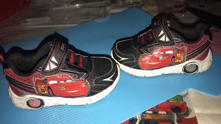 Lights up and stride shoes