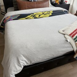 Queen Sized Bed Frame With Queen Mattress 