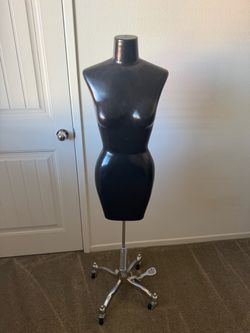 Clothing mannequin
