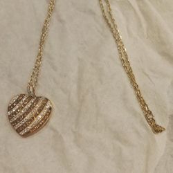Simply Amazing! Gold Camgian And White Heart Pendent Necklace..  Asking 200.00