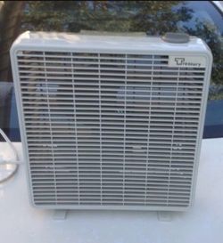 Fan Small 10”in Treasury fan 3 speed preown