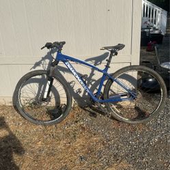 SL7 Diamondback Mountain Bike - medium