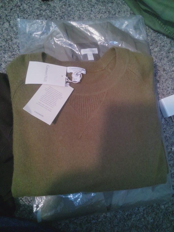 Garnet Hill Essential Washable-Cashmere Woman's Sweatshirt