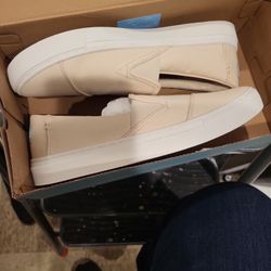 Womens Tom's Shoes Size 10