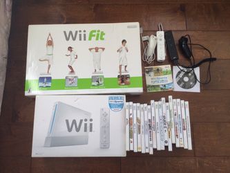 Nintendo Wii Bundle with 18 Games & 2 Remotes