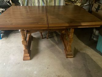 Dining table and 6 chairs