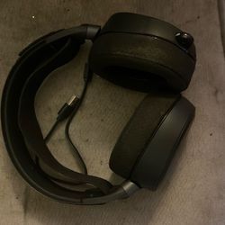 selling headphones for just 25