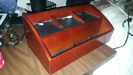 Desktop charging station